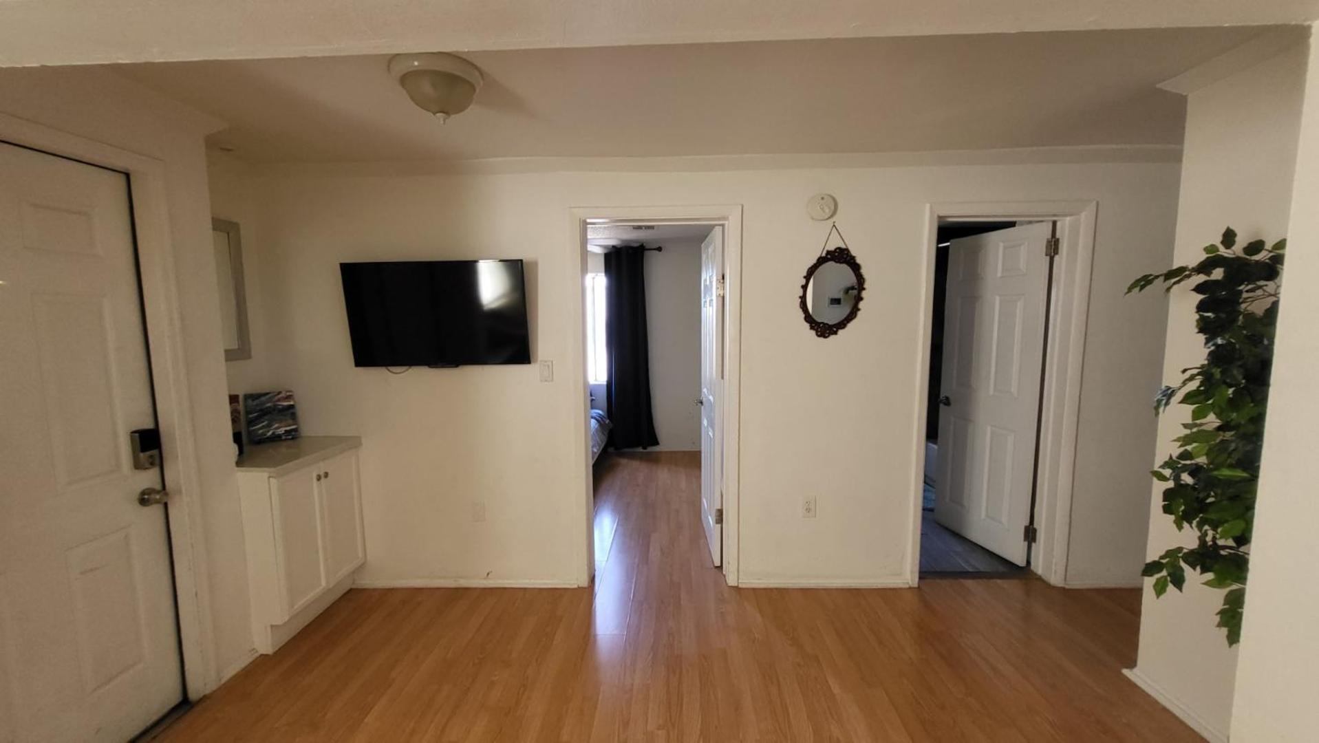 U2 - Private 2br Walkup In Dt Phx With Pkg Appartement *